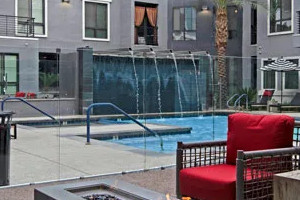 Four Pillars Complex